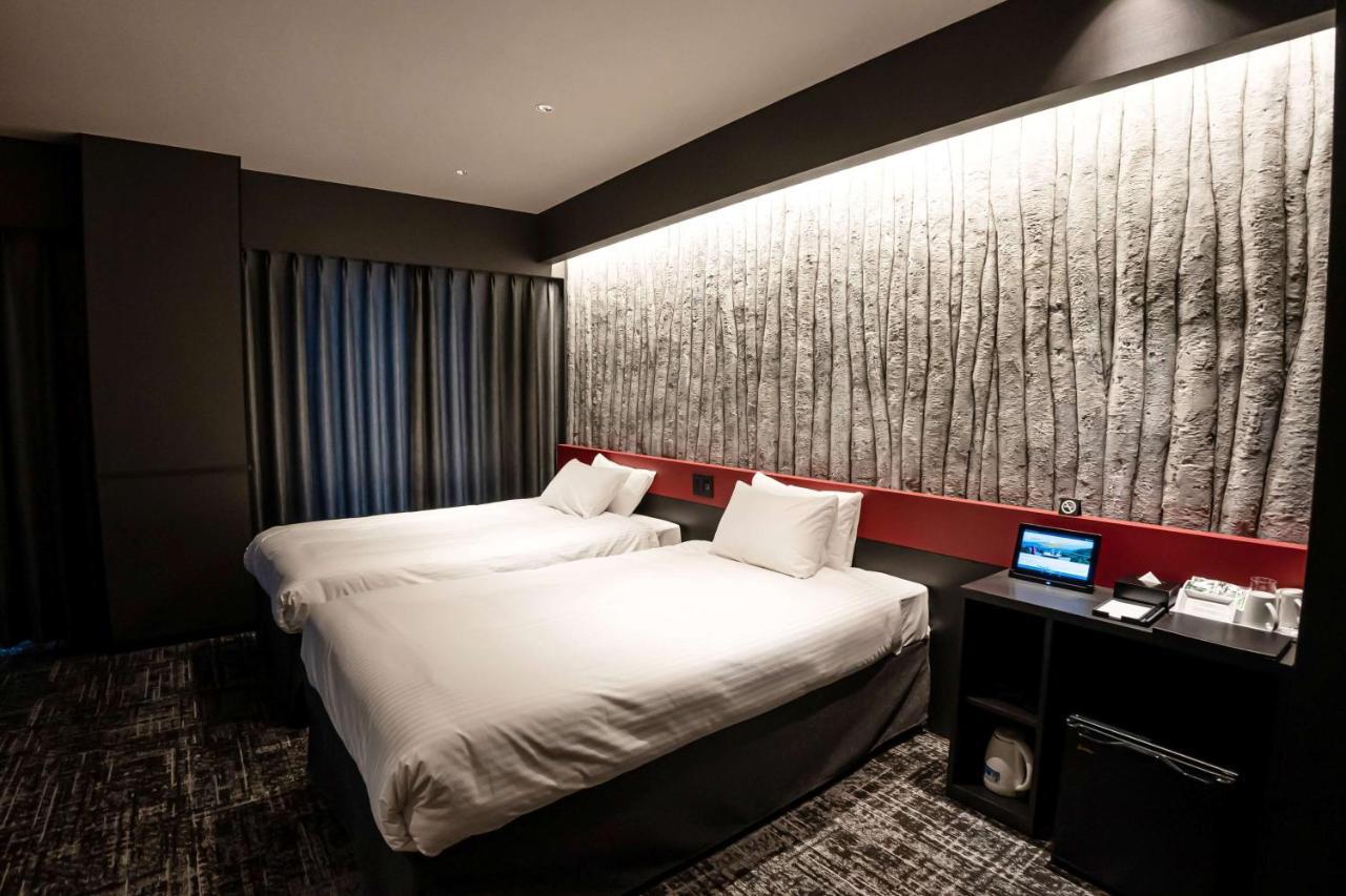 Отель Wyndham Garden Sapporo Odori Экстерьер фото
